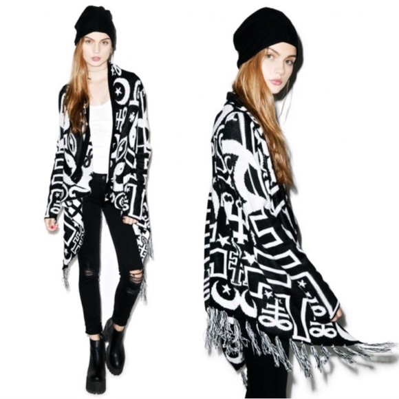 ❌SOLD❌COZY☁️Killstar Spiritus Knit Cape - Picture 2 of 4